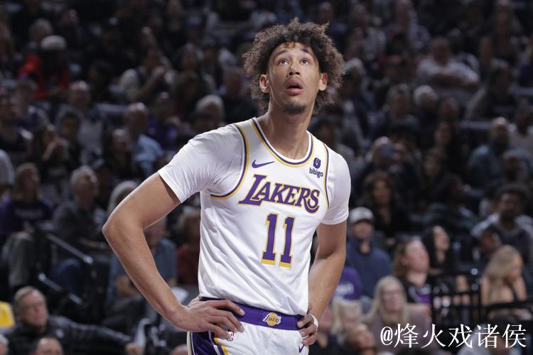 湖人球员海斯飞身展现超强弹跳 湖人球员海斯飞身展现超强弹跳